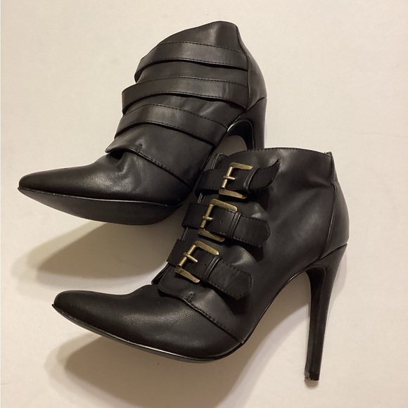 Michael Antonio Black Triple Buckle Ankle Boots Size 7.5 - Picture 4 of 9
